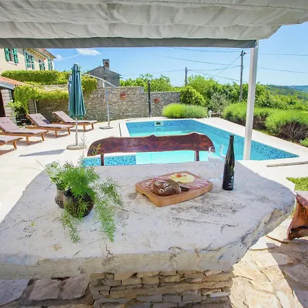 Villa Charming In Rasa With Swimming Pool