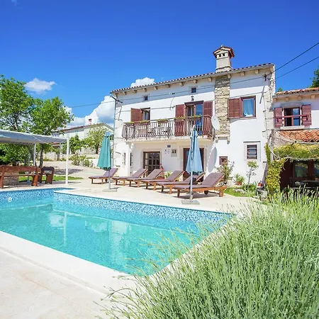 Villa Charming In Rasa With Swimming Pool Trget