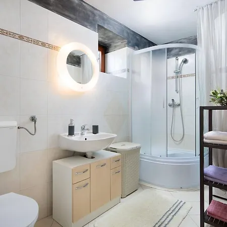 Villa Charming In Rasa With Swimming Pool Trget