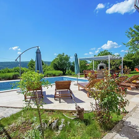 Charming In Rasa With Swimming Pool