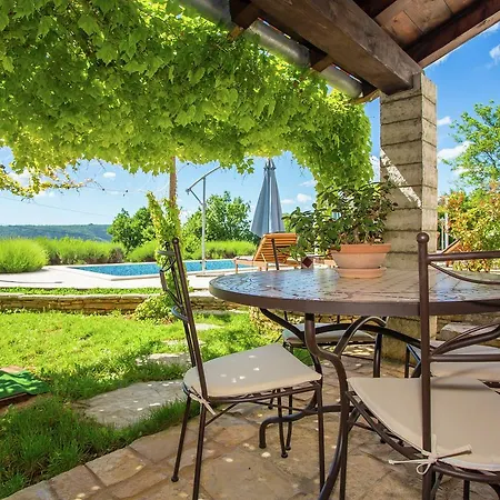 Villa Charming In Rasa With Swimming Pool